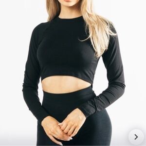 Alphalete Premium Long Sleeve Crop Top